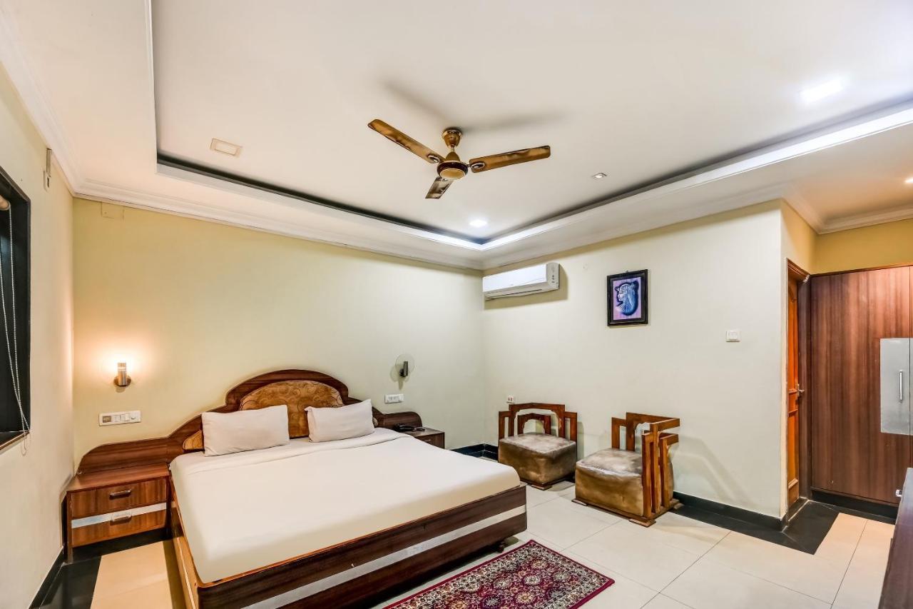 Capital O Hotel Rourkela Palace Bagian luar foto