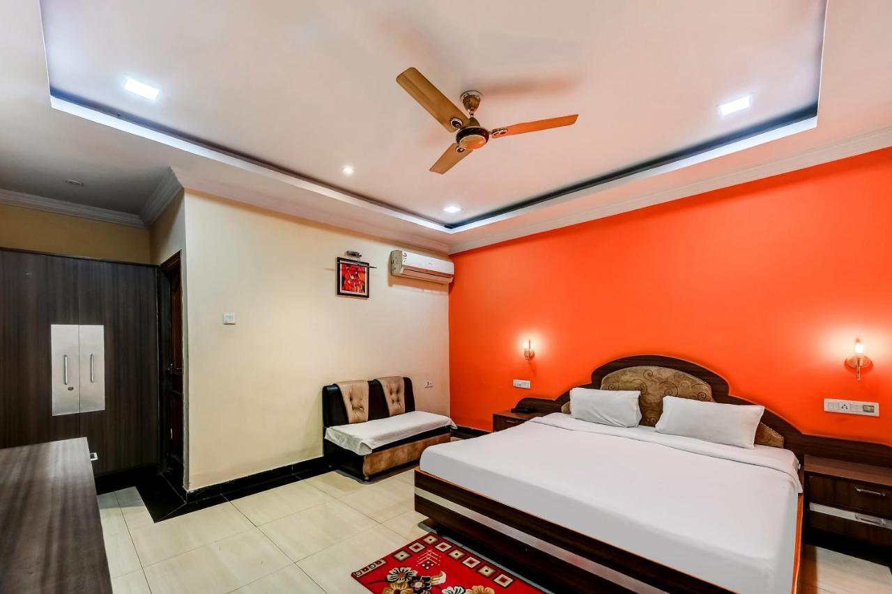 Capital O Hotel Rourkela Palace Bagian luar foto
